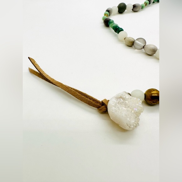 Vintage Druzy Pendant Bead Necklace - Picture 11 of 12